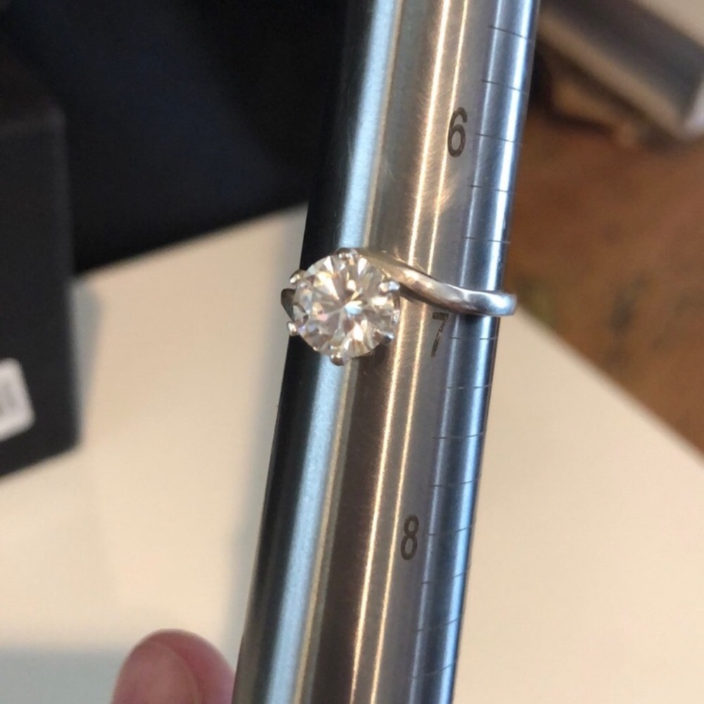 1.5ct D VVS1 Moissanite Ring - Picture 2 of 11